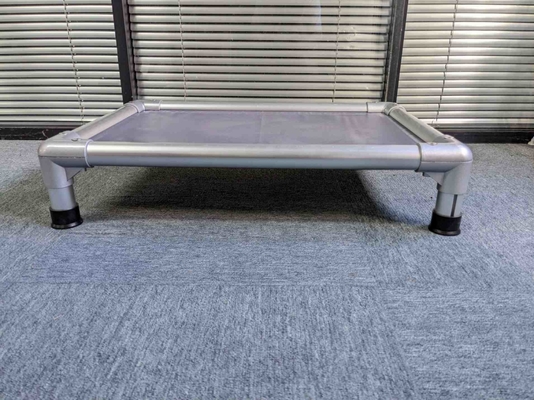 Cama para mascotas con marco de acero sólido
