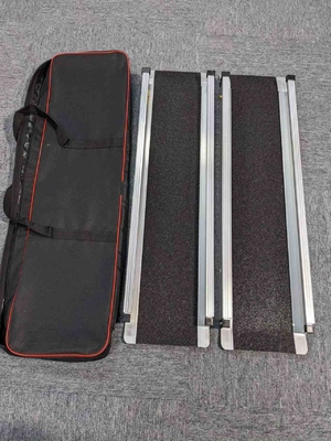 Capacidad de carga de 600 libras Rampa de silla de ruedas de aleación de aluminio para una mayor accesibilidad