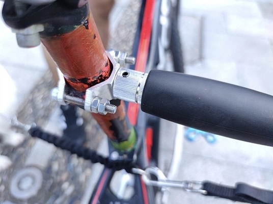 Anodizante y revestimiento de arena de seguridad de la correa de la bicicleta para perros adecuado para todos los tamaños de perros