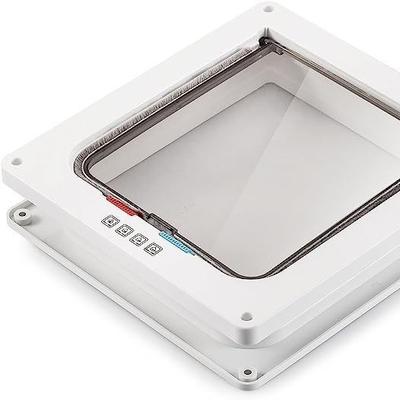 Puerta de mascotas de fácil acceso para gatos dentro y fuera Opciones ALT-FBB-298 en marrón y blanco