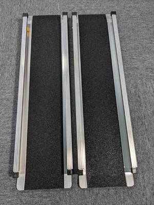 Rampa de silla de ruedas ligera Rampa de aluminio antideslizante para el hogar Capacidad de carga de 600 libras