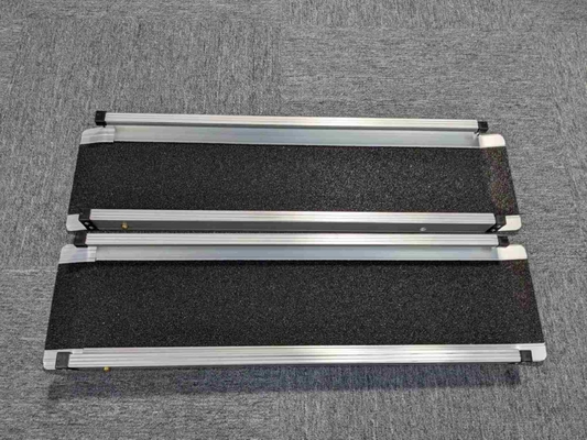 Rampa de aleación de aluminio personalizada para acceso a sillas de ruedas sin barreras móvil y duradero
