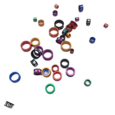 Anillo de piernas de aves de aleación de aluminio tallada con láser multicolor para marcadores de identificación de aves