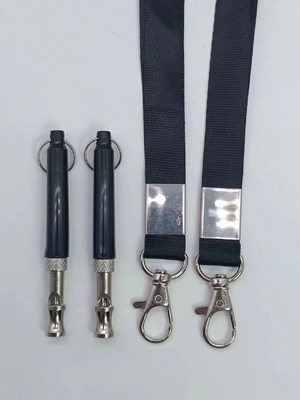 Deja de ladrar con nuestro silbato de perros de acero inoxidable de 8 cm * 0,8 cm