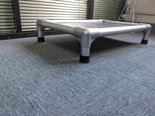 Cama para perros elevada e impermeable Diseño de trampolín asequible y elegante para razas pequeñas