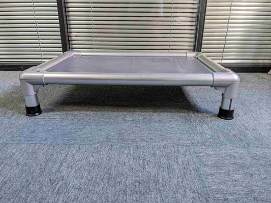 Cama para perros elevada e impermeable Diseño de trampolín asequible y elegante para razas pequeñas