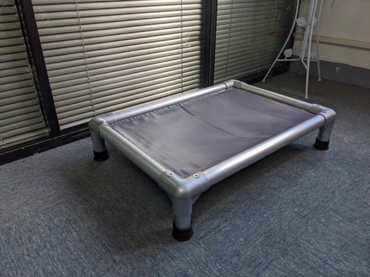 Tejido de aluminio extraíble lavable cama elevada para mascotas para una experiencia de sueño elevada