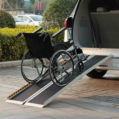 Cantidades de carga de una rampa portátil de aluminio de 20 GP para sillas de ruedas y escaleras para perros