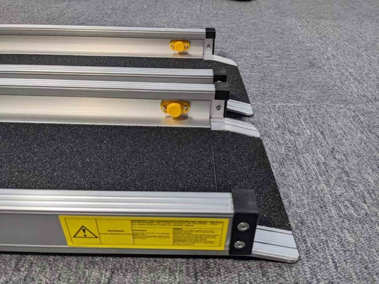 Cantidades de carga de una rampa portátil de aluminio de 20 GP para sillas de ruedas y escaleras para perros