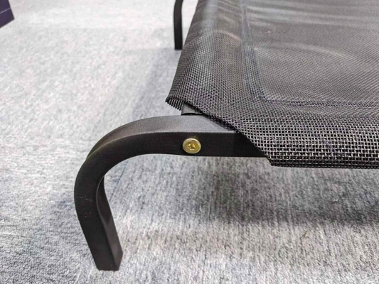 Cama portátil de acero inoxidable XL con diseño elevado y representación de animales