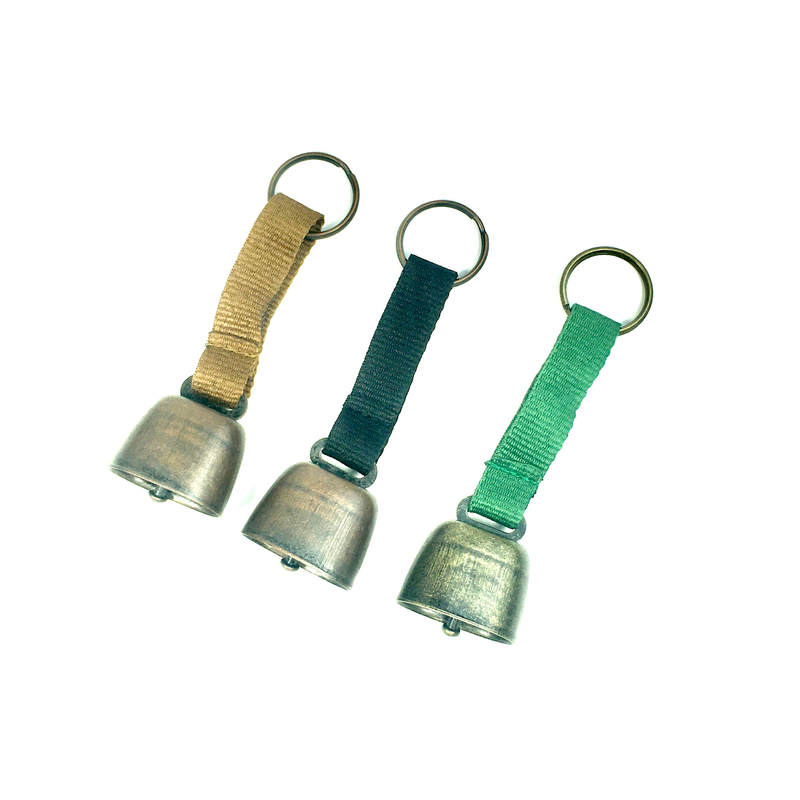 Producto de excursión al aire libre Camping de advertencia Campana de oso con cinta de color cintura y campana de perro