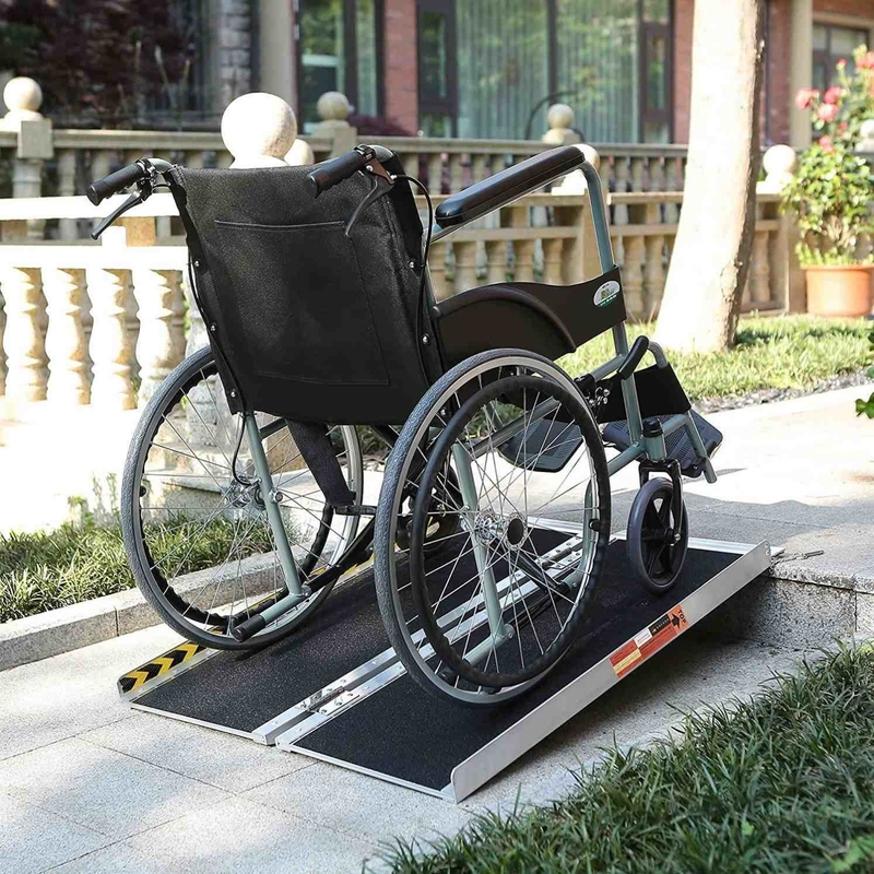 Rampa de silla de ruedas ligera Rampa de aluminio antideslizante para el hogar Capacidad de carga de 600 libras